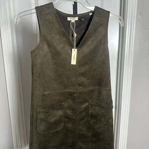 NWT Max Studio London Faux Suede V-Neck Sleeveless Shift Dress Loden Green
